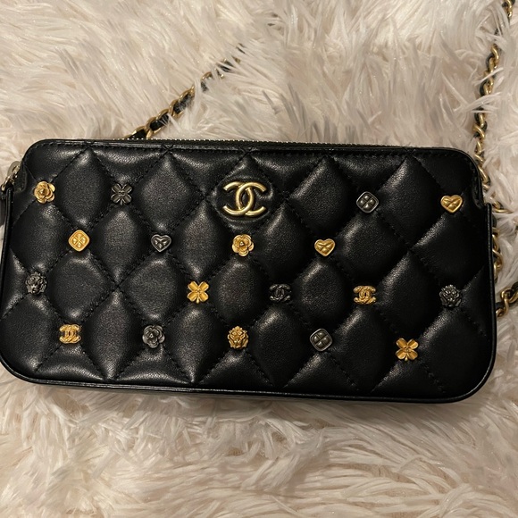 18K Chanel Clutch on Chain with beautiful charms - Picture 1 of 14